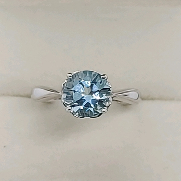 SKY-BLUE TOPAZ, 925 STERLING SILVER,. BRAND NEW - Picture 1 of 7